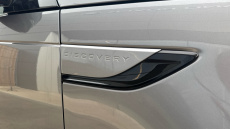 Land Rover Discovery 3.0 D300 Dynamic SE 5dr Auto Diesel Station Wagon